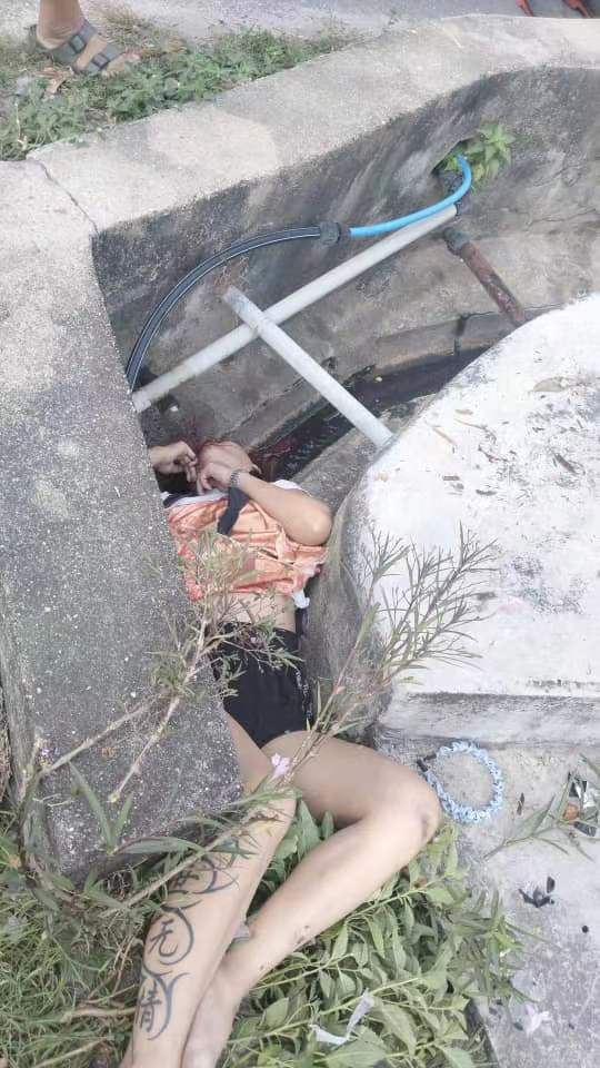 mynewshub's tweet photo. Kes ragut Di Mentakab
 
Seorang wanita berketurunan Cina meninggal dunia

Sumber video: Orang ramai di lokasi kejadian https://t.co/7zntbyLeWC