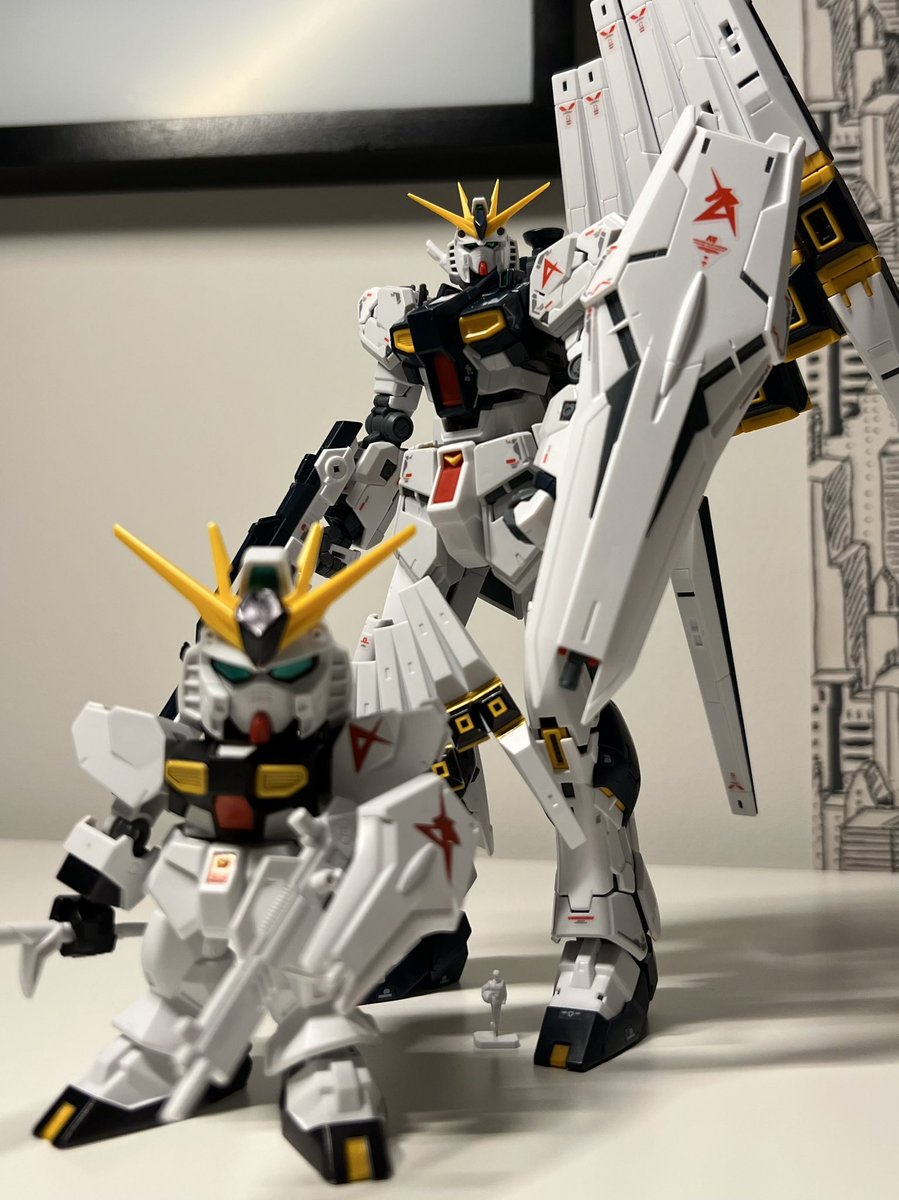 TontonJuular's tweet image. Et voilà le RG RX-93 réalisé au fil de nombreux lives!
Il n’y a plus qu’à se fixer sur une pause cool et ça sera top sur étagère !

Dès cette semaine j’attaque son successeur, le MGSD Freedom!
Gamme qui est paraît il aux petits oignons !🤤

#gunpla #realgrade