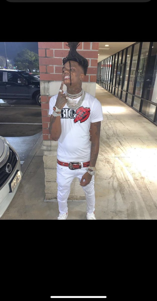 _queaz1k's tweet photo. Happy bday Big 23🕊️ https://t.co/uQWTGdsGCt