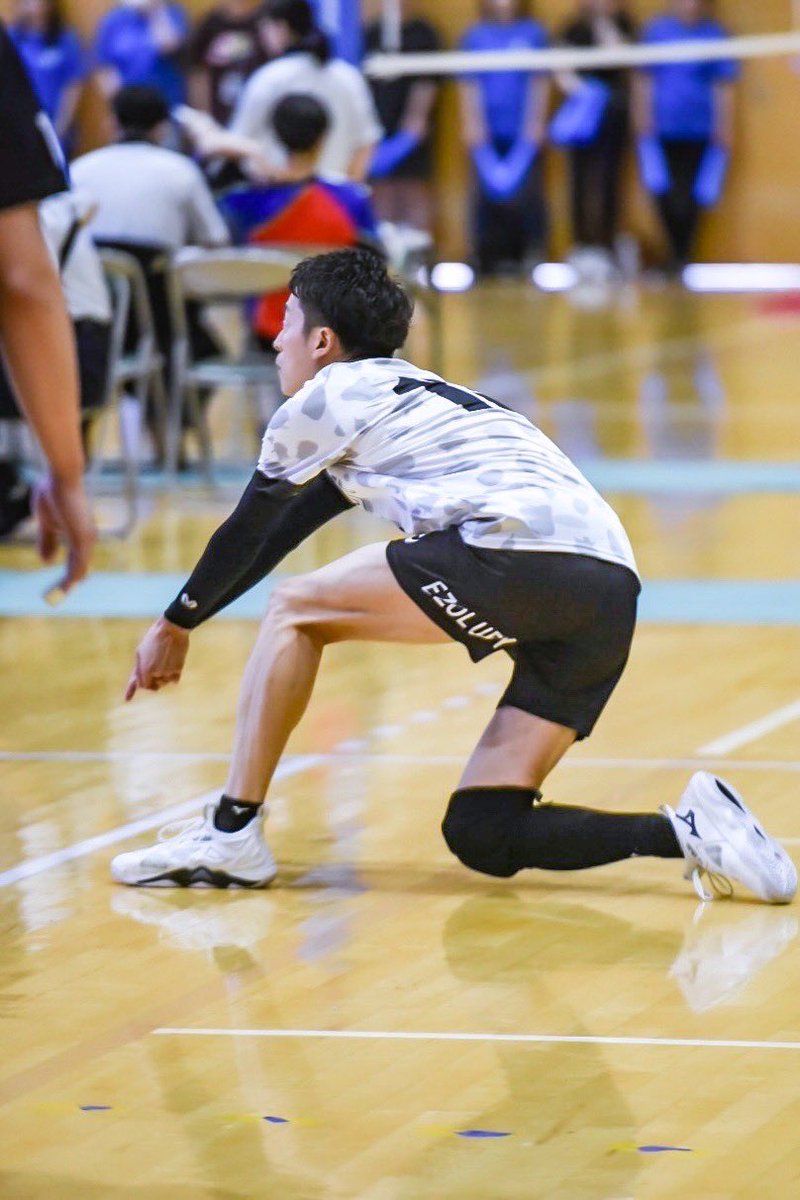 aoken0728's tweet photo. @EZOLUDY8 に混ぜてもらった天皇杯予選！決勝で負けてブロックラウンド進出ならずでしたが高校の同期やSafilva仲間たちとの激戦はめちゃくちゃ痺れました🔥
地味に公式戦ちゃんと出るの2年振りくらいだったぜ🙄笑

来週は国スポ予選in新十津川🫡🔥佐賀国体決めてきます👍

#扇風機は友達
#疲労困憊 https://t.co/J0badtaYqo