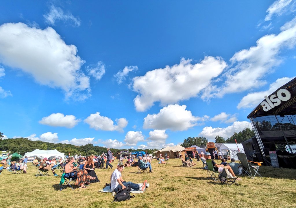 lifeisafestival's tweet photo. Had such a wonderful time at @AlsoFestival last weekend. Pictures just can't describe how relaxing, friendly and fun it is! Review coming up soonish. Feeling pleasantly tired out (from dancing &amp; yoga) 🧘‍♀️💃and rejuvenated (from the many talks &amp; ideas) 🙏 🎉 💚 #ALSO #festival https://t.co/PO7otw0OQq