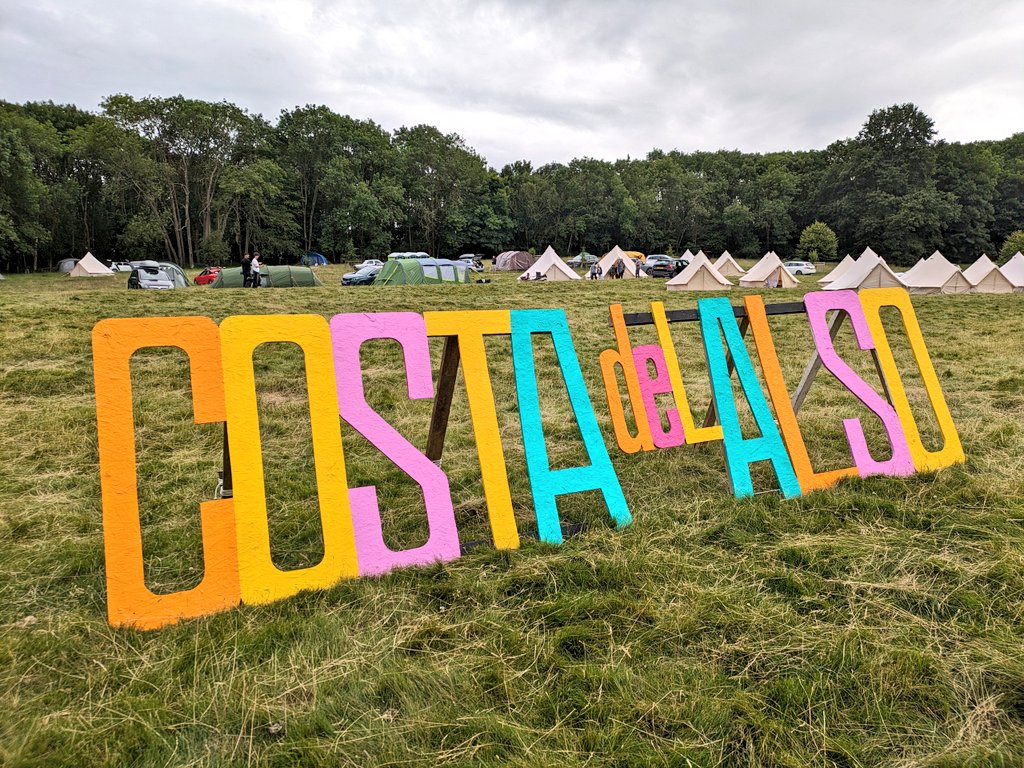 lifeisafestival's tweet photo. Had such a wonderful time at @AlsoFestival last weekend. Pictures just can't describe how relaxing, friendly and fun it is! Review coming up soonish. Feeling pleasantly tired out (from dancing &amp; yoga) 🧘‍♀️💃and rejuvenated (from the many talks &amp; ideas) 🙏 🎉 💚 #ALSO #festival https://t.co/PO7otw0OQq