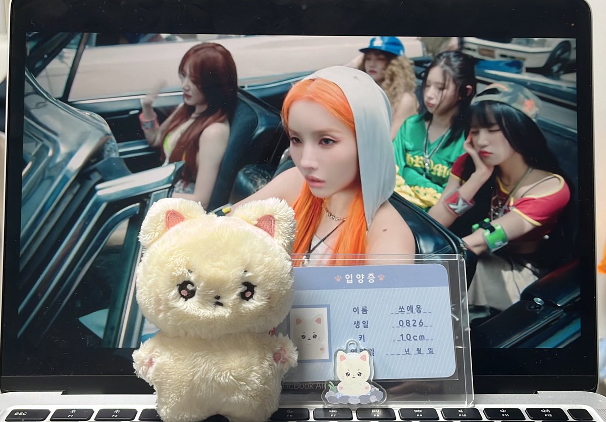 기다리고 기다렸던 우리 귀여운 쏘애옹 드디어 왔어요
진짜 너무 귀여워서 무슨 말을 해야 하지 모르겠어요 ㅠㅠ 잘 간직할게요❤️❤️
#쏘애옹
