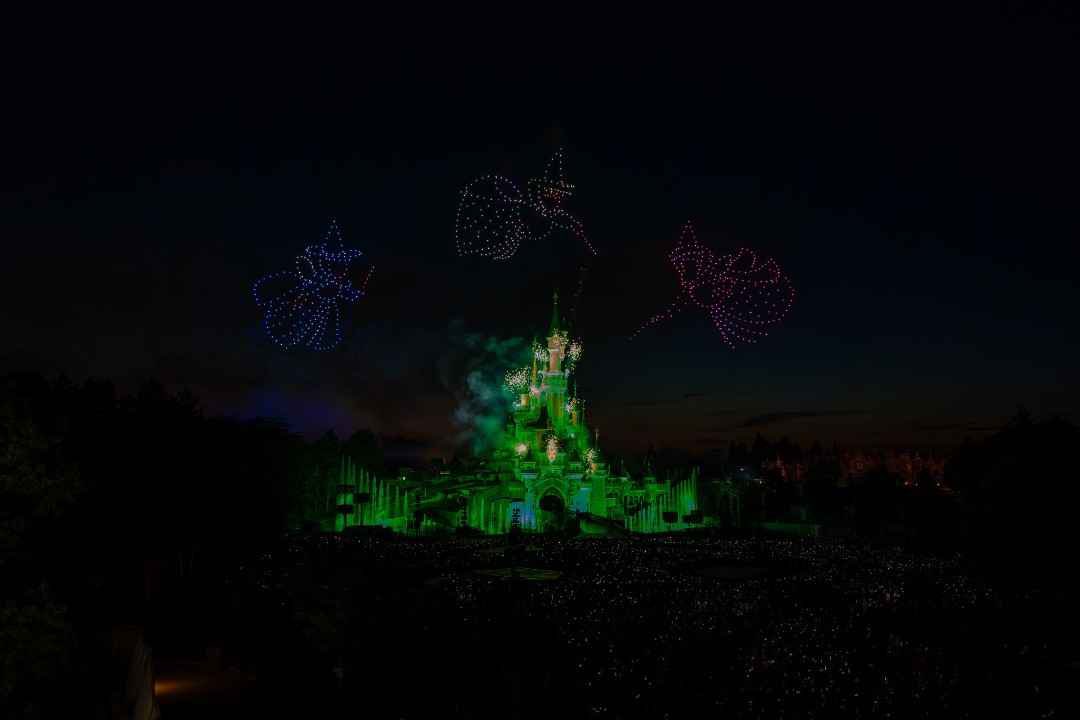 A new world record for <a href="/DisneylandParis/">Disneyland Paris</a> and <a href="/dronisos/">Dronisos</a> as the Bastille Day show officially includes the largest aerial image of a fictional character formed by drones! 🎉

A massive congratulations to all involved, the innovation of drones at Disneyland Paris is SPECTACULAR 🤩