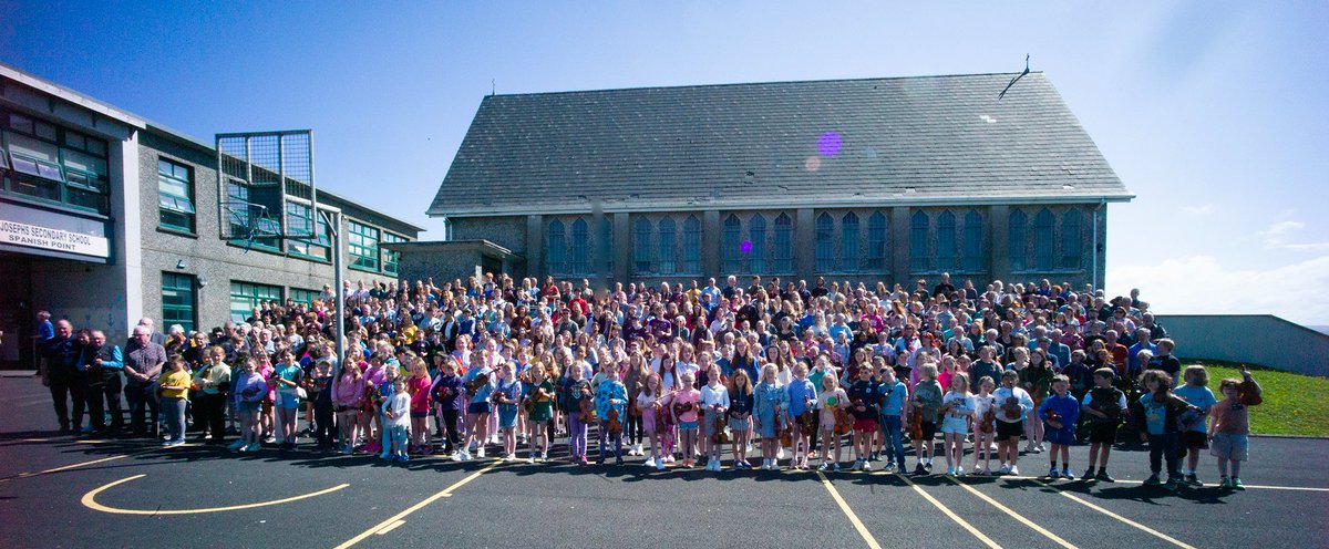 Aoife Nic Cormaic (@therollingwave) on Twitter photo Congratulations to everyone involved in <a href="/ss_willieclancy/">SSWillieClancy</a>. What a beautiful week of music. And thanks to Tony Kearns for this photo of the 400 plus fiddle students! Even the sun came out for them! <a href="/ZoeConwayfiddle/">Zoë Conway</a> <a href="/ITMADublin/">ITMA</a> <a href="/RTERadio1/">RTÉ Radio 1</a> Congratulations to everyone involved in <a href="/ss_willieclancy/">SSWillieClancy</a>. What a beautiful week of music. And thanks to Tony Kearns for this photo of the 400 plus fiddle students! Even the sun came out for them! <a href="/ZoeConwayfiddle/">Zoë Conway</a> <a href="/ITMADublin/">ITMA</a> <a href="/RTERadio1/">RTÉ Radio 1</a>
