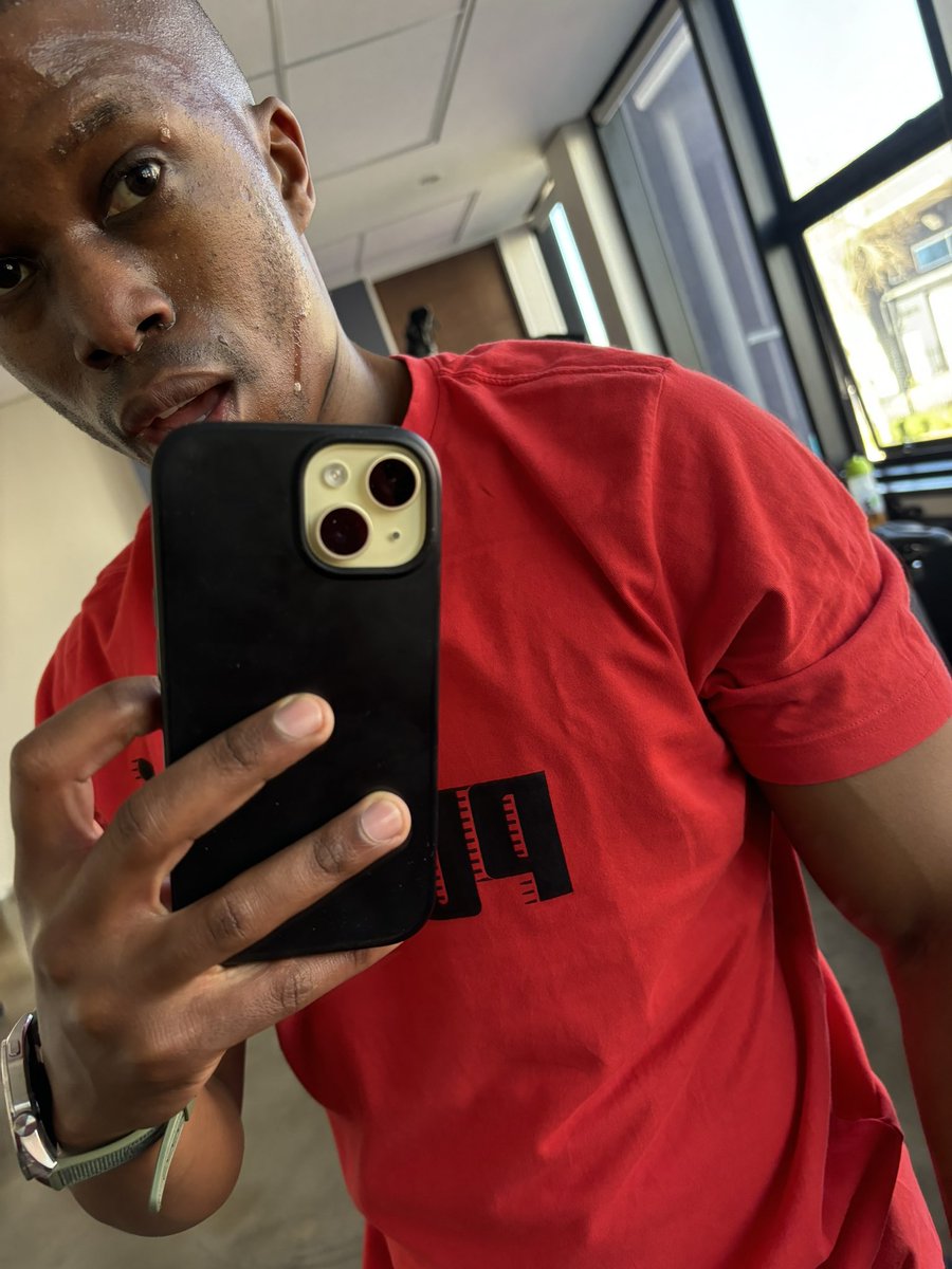 ThabisoKhambule's tweet photo. Trust the process.
#ThabisoKhambule #TheFreshPrinceOfRadio #PVM #GymLife #FitnessJourney #ResultsTakeTime #ConsistencyIsKey #TrustTheProcess #FitnessMotivation https://t.co/GYp4eTxujY