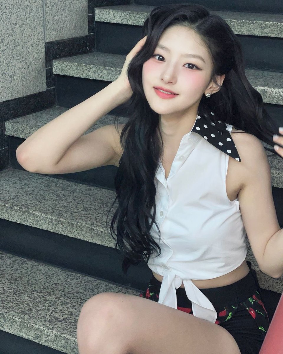 forkissoflife's tweet photo. [📷] 240715 #HANEUL | instagram (1)

“💋❤️” 

#하늘
#KISSOFLIFE #키스오브라이프 #KIOF
#Sticky @KISSOFLIFE_S2 https://t.co/t0sdTL6LmA