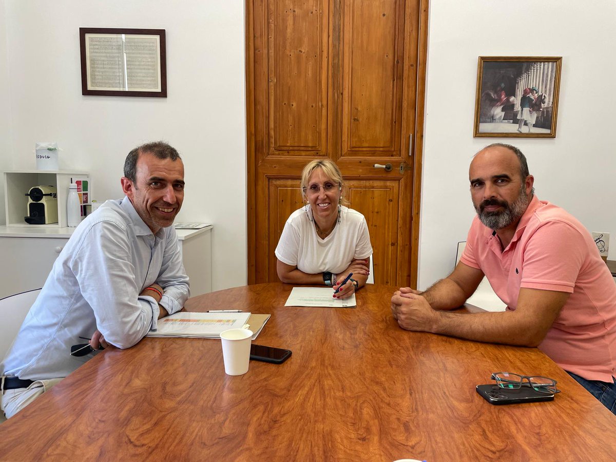 🏠 Seguim amb les reunions del programa Construir per Llogar. El <a href="/goib/">Govern de les Illes Balears</a> i els ajuntaments de Santanyí i Felanitx avancen en el seu desenvolupament per planificar nous projectes d'habitatges a preus assequibles

➡️ tn.caib.es/HabitatgeSanta…