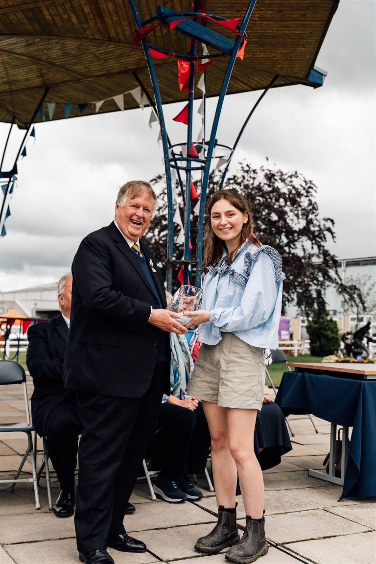 SurreyVet (@surreyvet) on Twitter photo Congratulations to Abi Hunt from <a href="/UniOfSurrey/">University of Surrey</a> for winning the 2024 Farm Vet of the Future Award. This award recognises and celebrates the talent of the next generation of farm vets.
We are wishing Abi all the best for her future endeavours!
#UniversityOfSurrey #FarmVet Congratulations to Abi Hunt from <a href="/UniOfSurrey/">University of Surrey</a> for winning the 2024 Farm Vet of the Future Award. This award recognises and celebrates the talent of the next generation of farm vets.
We are wishing Abi all the best for her future endeavours!
#UniversityOfSurrey #FarmVet
