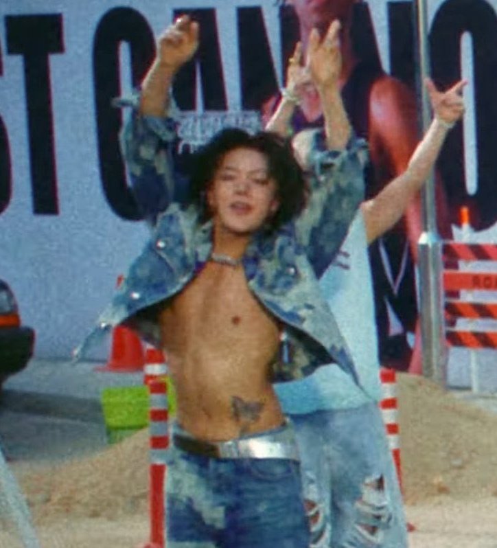 eslnyt's tweet photo. Every yuta part in 127 mvs is iconic https://t.co/0Dyae5KP4j