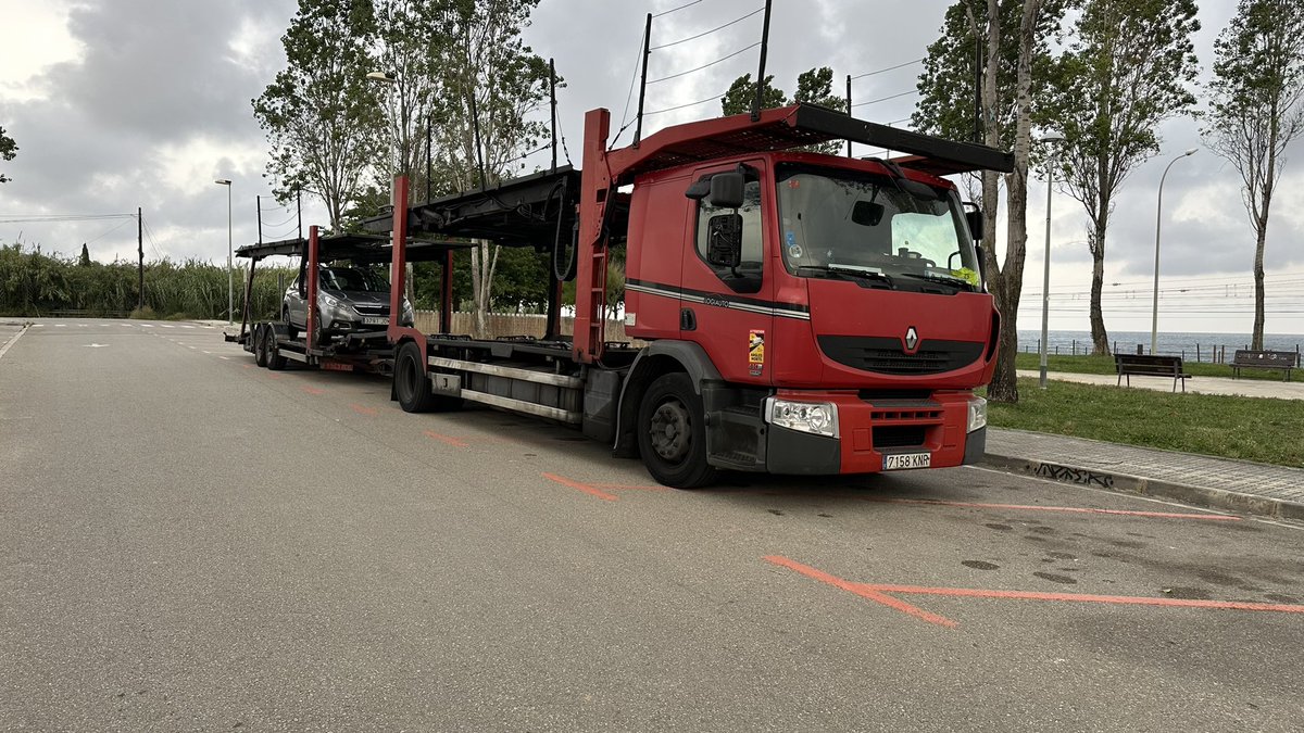 <a href="/elmasnou_cat/">Ajuntament del Masnou</a> Quan acaba el període d’adaptació per a que aquesta gent compleixi amb les normes de convivència i les ordenances municipals que les regeixen? I sobre tot; quan donareu instruccions a la Policia Local per a que las faci complir i corregir a “getas” com aquests??
