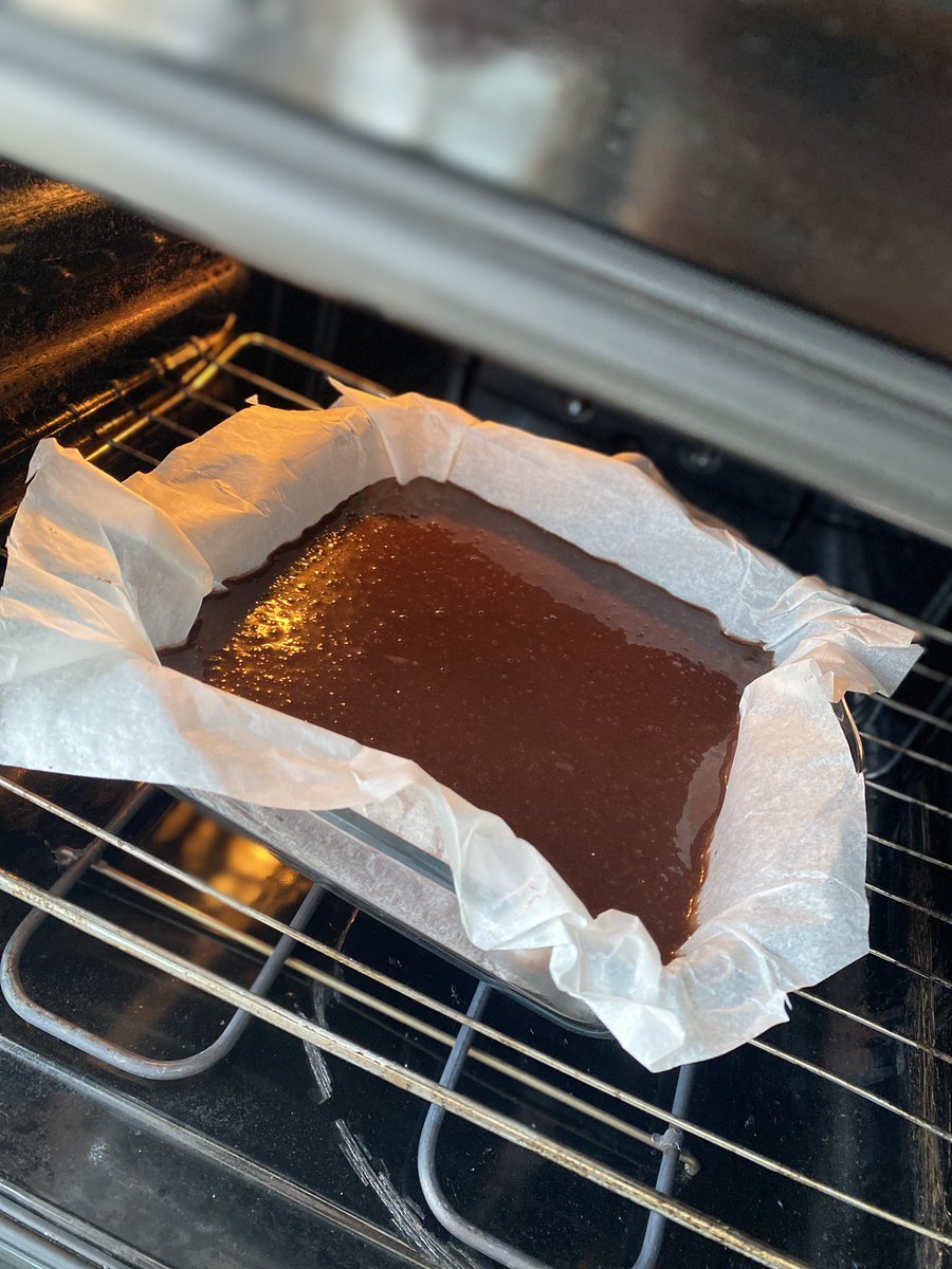 nur_tweetss's tweet photo. #tatilitemleri #selftherapy #kitchen #toocookfood #cocoacake https://t.co/IQbLz5jM5j