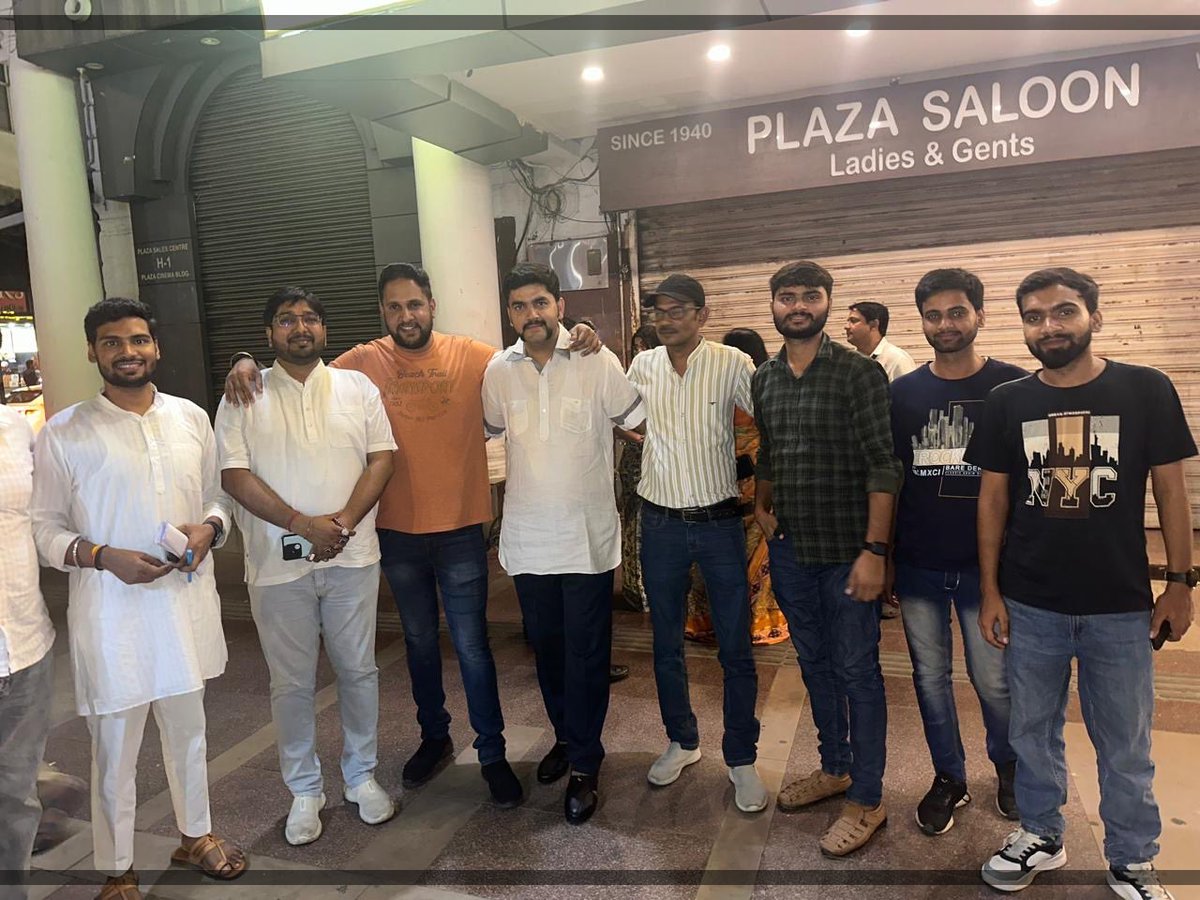 iVishalMN's tweet photo. Attended the premiere of #Godhra . A deeply moving portrayal of the Godhra incident, it brings out the human stories behind the headlines. A must-watch for its powerful narrative and impactful performances. #TruthInCinema #Godhra https://t.co/FMXezK1EKG