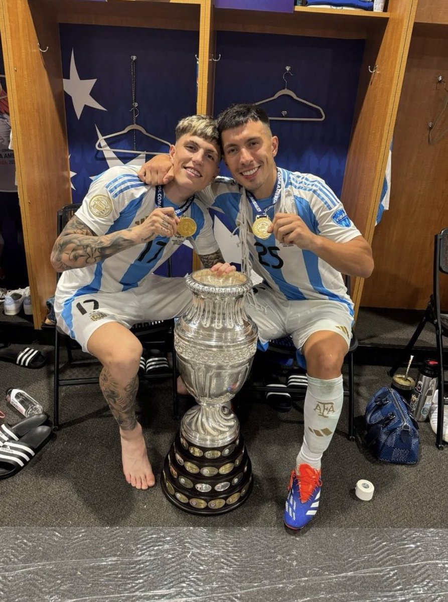 Congrats boys!🏆👹 #MUFC