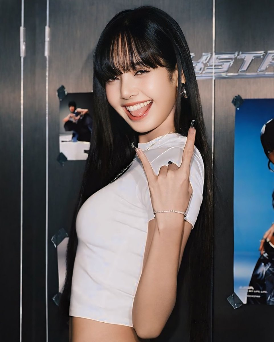 LALISA PICS 4K tweet media