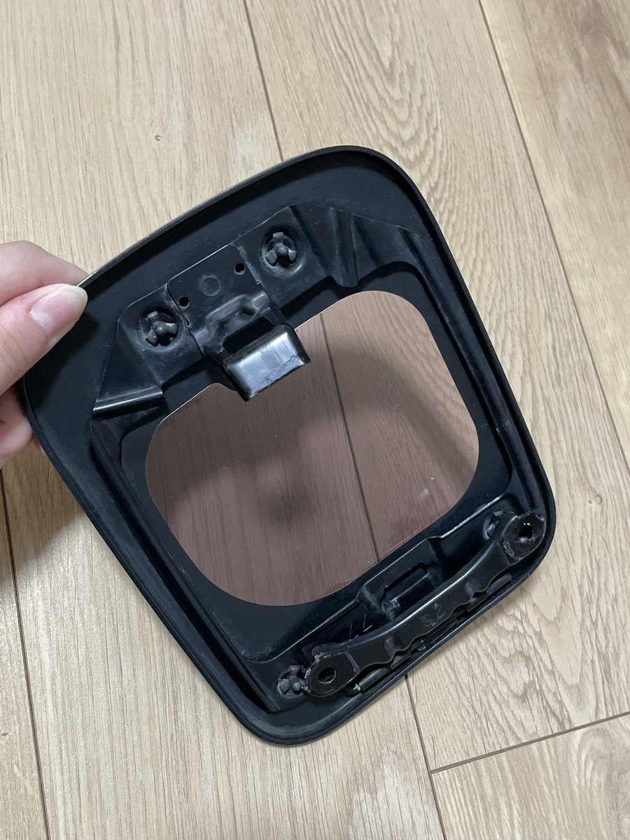 celicawaR34's tweet photo. 値下げします🚗
セリカzzt231 純正OP
給油口、フューエルキャップセット
¥40,000- (送料別)

給油口は納車後すぐに外して保管
フューエルキャップは納車後1年間使用

気になる方はお声がけください🙇🏻‍♀️

#車売ります #パーツ売ります 
#拡散希望 https://t.co/K7gseVZZqb
