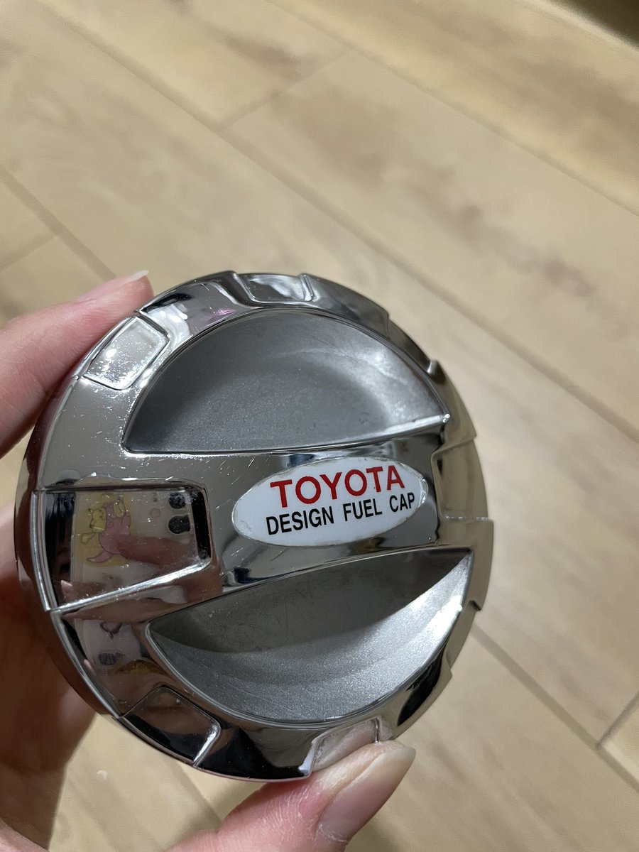 celicawaR34's tweet photo. 値下げします🚗
セリカzzt231 純正OP
給油口、フューエルキャップセット
¥40,000- (送料別)

給油口は納車後すぐに外して保管
フューエルキャップは納車後1年間使用

気になる方はお声がけください🙇🏻‍♀️

#車売ります #パーツ売ります 
#拡散希望 https://t.co/K7gseVZZqb