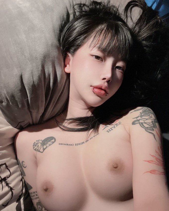 miyaaiaa's tweet photo. 天氣太熱 身體太熱 誰能滿足我  不然我感覺我發騷了～ #台中  #約愛 #想做 #想舔 #想吃吃 #喜歡被掐的窒息感 https://t.co/5PlZ4MXZag