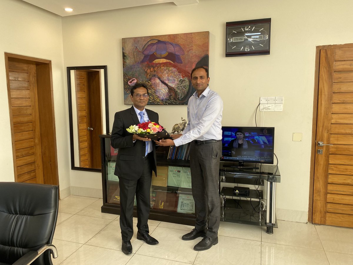 Rokeb_H's tweet photo. Delighted to receive my distinguished colleague Mr. Ashif in MoFA,today. Immensely benefited to learn from him the various aspects of our expats in Italy. https://t.co/e7IYUDiUNo