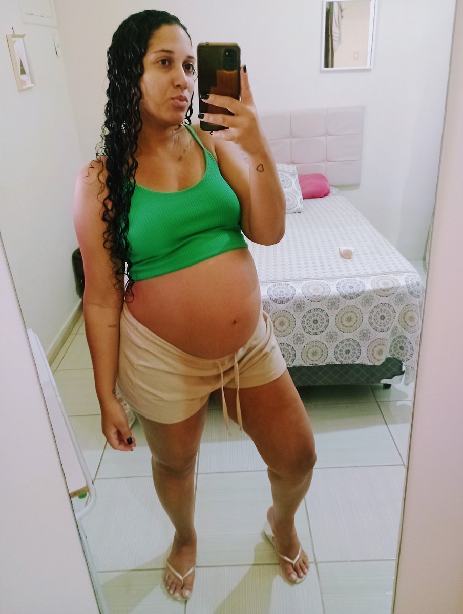 MassuloCarol's tweet photo. Atualizando com barrigão https://t.co/p5cpuj5SQm