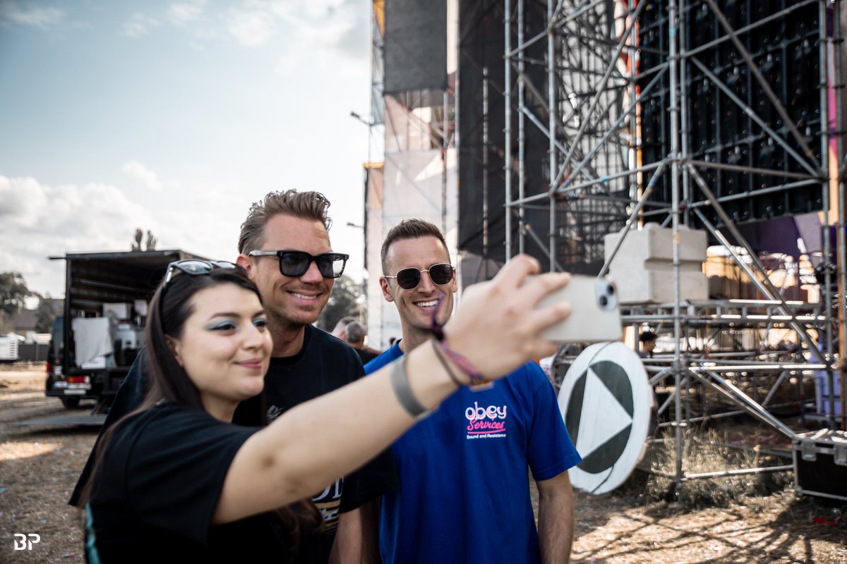 𝑳𝒐𝒗𝒆 𝑶𝒏 𝑭𝒊𝒓𝒆 🩵 tweet media