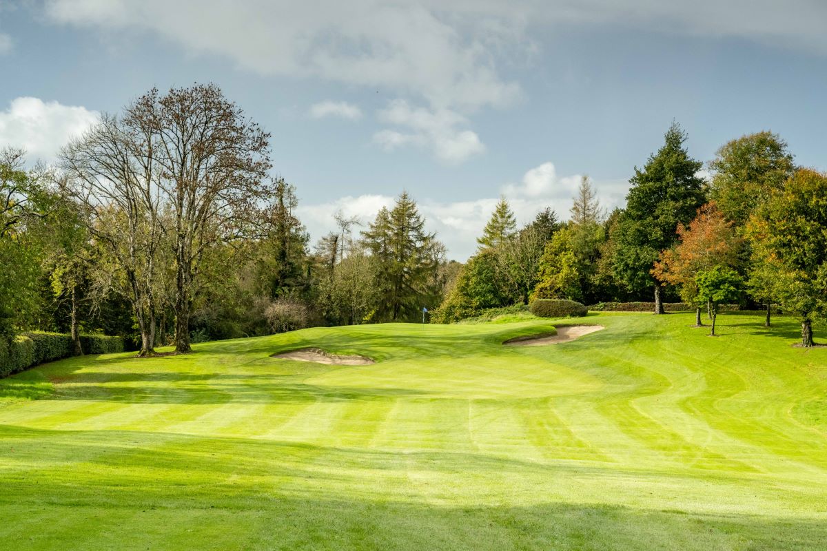 DGgolfguide's tweet photo. Mullingar G.C is a stunning #JamesBraid design, set in a mature wooded parkland. The par 72 course runs to 6685 yards and the 2nd, signature hole, is often considered one of the best par 3s in Irish Golf.
Check out @mullingargc in this year's DG IRELAND 
➡️https://t.co/Fm8gdHbR3C https://t.co/H7Kd7Cl9MK
