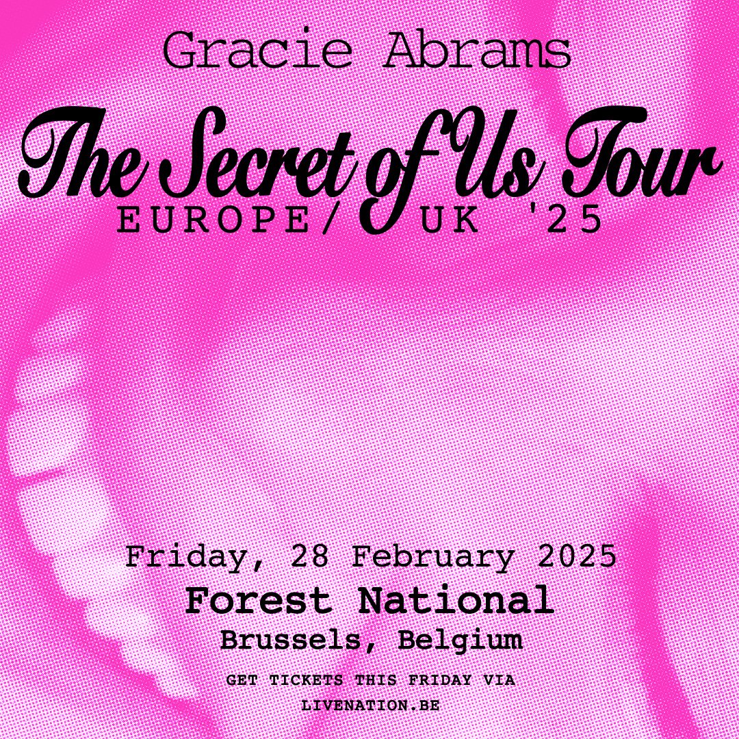 Gracie Abrams performing live on tour in 2025