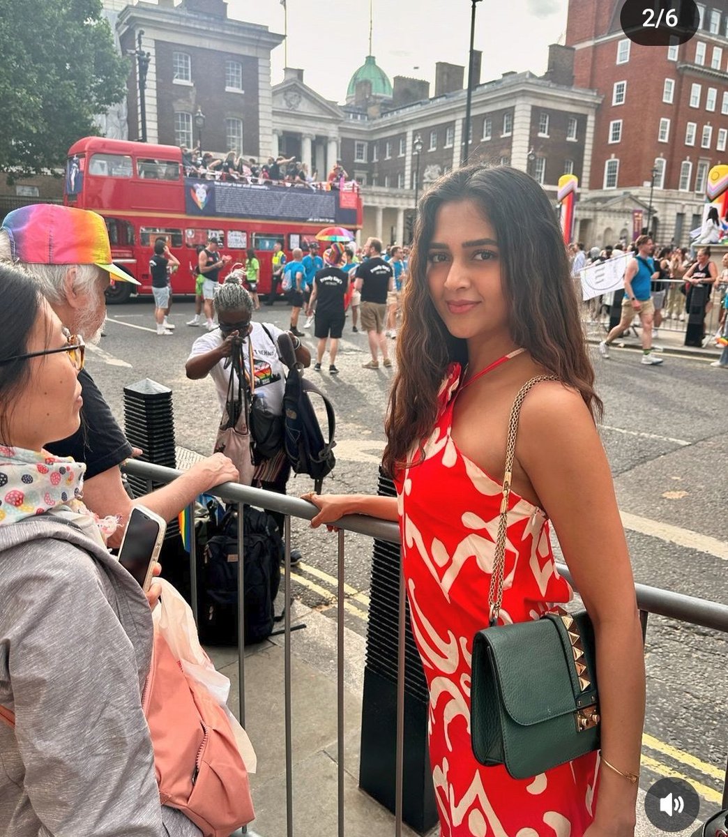 How prettyyyyy you are Teju ❤️🔥🧿

#TejasswiPrakash
<a href="/itsmetejasswi/">Tejasswi Prakash</a>