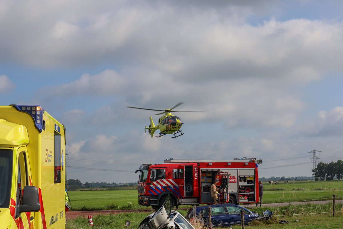 DEmergencies's tweet image. Tolbert

2 auto’s botsen tegen elkaar op de Noorderweg/Mensumaweg en raken in de sloot. 1 Persoon is vervoerd naar het ziekenhuis. Berger collewijn heeft de auto’s afgesleept. 

#Tolbert