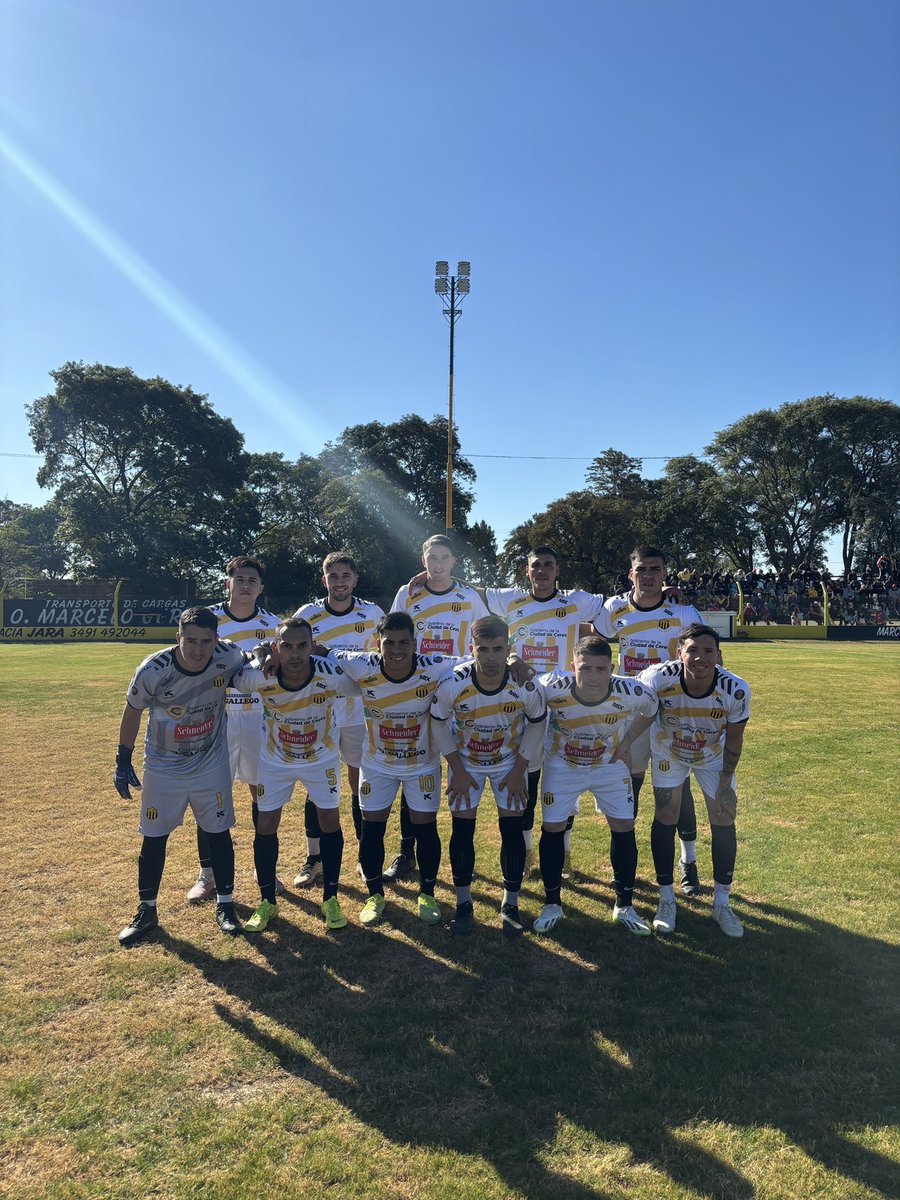CcaoCeres's tweet photo. Felicitaciones jugadores y cuerpo técnico por haber llegado hasta esta instancia. 
Orgullosos del compromiso, las ganas y los valores que tienen al vestir y defender la camiseta del negro, dentro y fuera de la cancha.

💛 ¡El fútbol siempre da revancha negros! 🖤 https://t.co/Vx6es55nlg