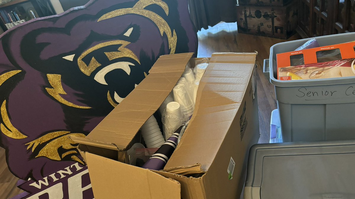 AVID_All_Star's tweet image. When you’re the Senior Celebration committee lead for your kid’s high school… you inherit “The Bins”of stuff! Takes me back to my days as the Senior Class Sponsor at the high schools I worked at. #educatoreveryday #volunteer #itmatters 💪🏼🤨