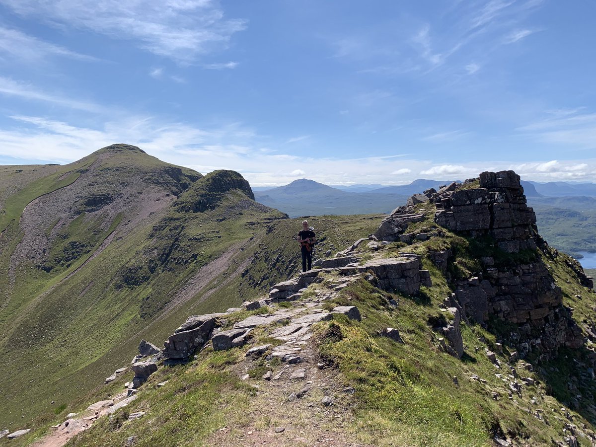 MunroMoonwalker's tweet photo. Quinag yesterday in superb conditions #scotland #mountains #nwhighlands https://t.co/BsG1Q0uWtg