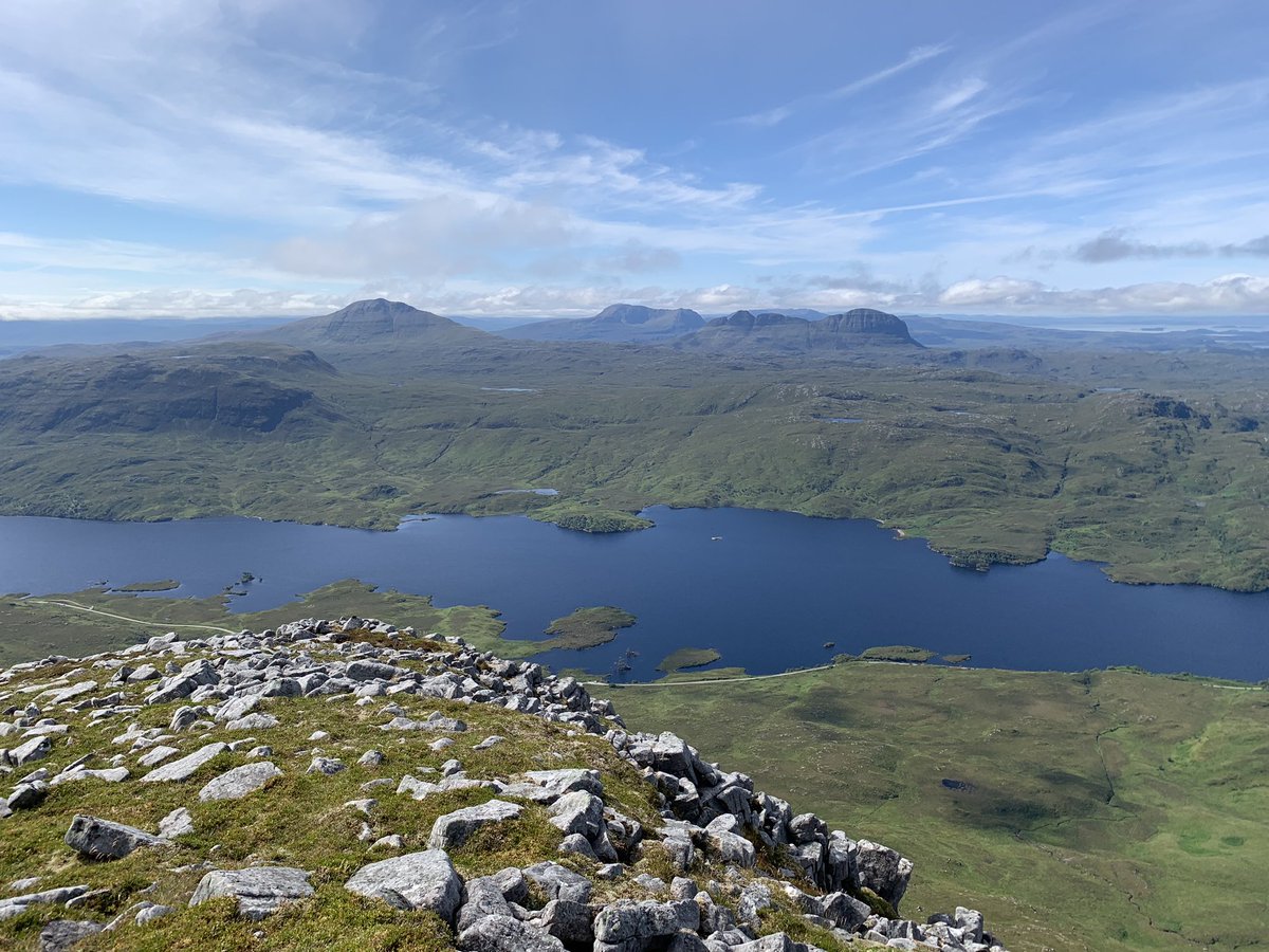 MunroMoonwalker's tweet photo. Quinag yesterday in superb conditions #scotland #mountains #nwhighlands https://t.co/BsG1Q0uWtg