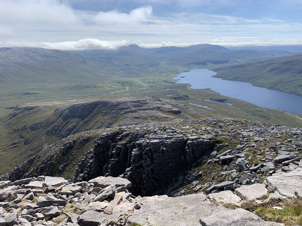 MunroMoonwalker's tweet photo. Quinag yesterday in superb conditions #scotland #mountains #nwhighlands https://t.co/BsG1Q0uWtg