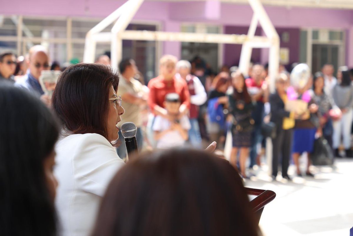 MarielaGtzEsc's tweet photo. ¡Muchas felicidades a las y los graduados de la Escuela Primaria Estado de México del municipio de #Nextlalpan! Desde el Congreso como Senadora electa, mi compromiso será poner nuestro granito de arena para que la educación y las condiciones de estudio mejoren. https://t.co/sHgSS7JrFp