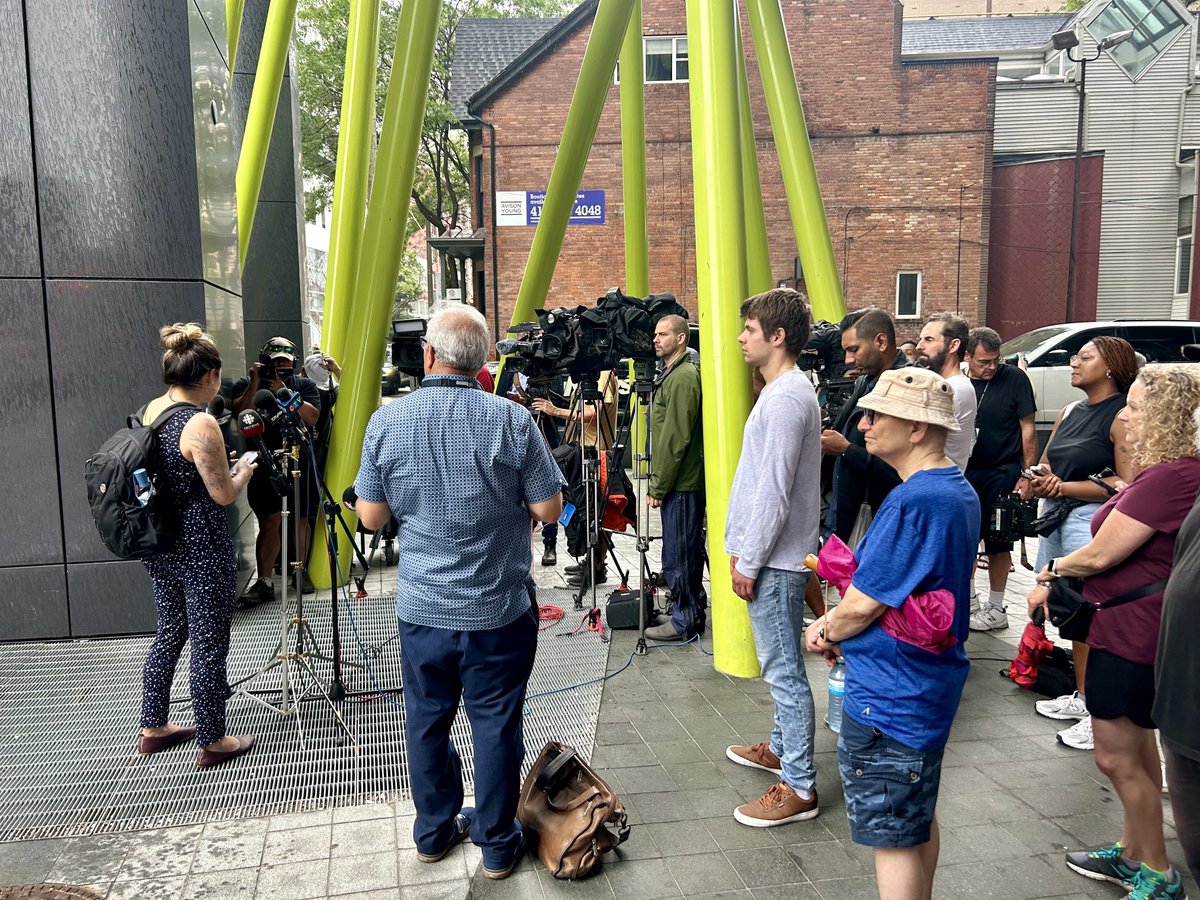 Thank you for everyone who showed up for the press conference. Big thank you to ⁦<a href="/MaggiesToronto/">Maggie's Toronto Sex Workers Action Project</a>⁩ ⁦<a href="/HPAP_Ontario/">Health Providers Against Poverty</a>⁩ ⁦@HolyTrinityTO⁩ for speaking today. We demand more shelter spaces and also cooling centres immediately. #ShelterNow #CoolingCentresNow #TOpoli
