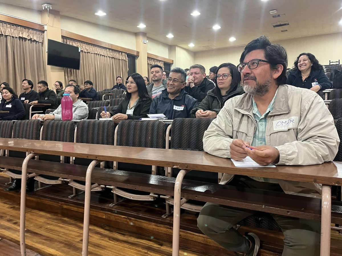 vdocenciaEPN's tweet photo. 💁‍♀️ La Dirección de Bienestar Politécnico realizó el taller: “Autoconocimiento“, con el objetivo de concientizar sobre la importancia del autoconocimiento y de las relaciones interpersonales saludables.🤝
👨‍🏫 El taller se realizó para el personal de la #FIQA. 💫 https://t.co/659CPhv4AP