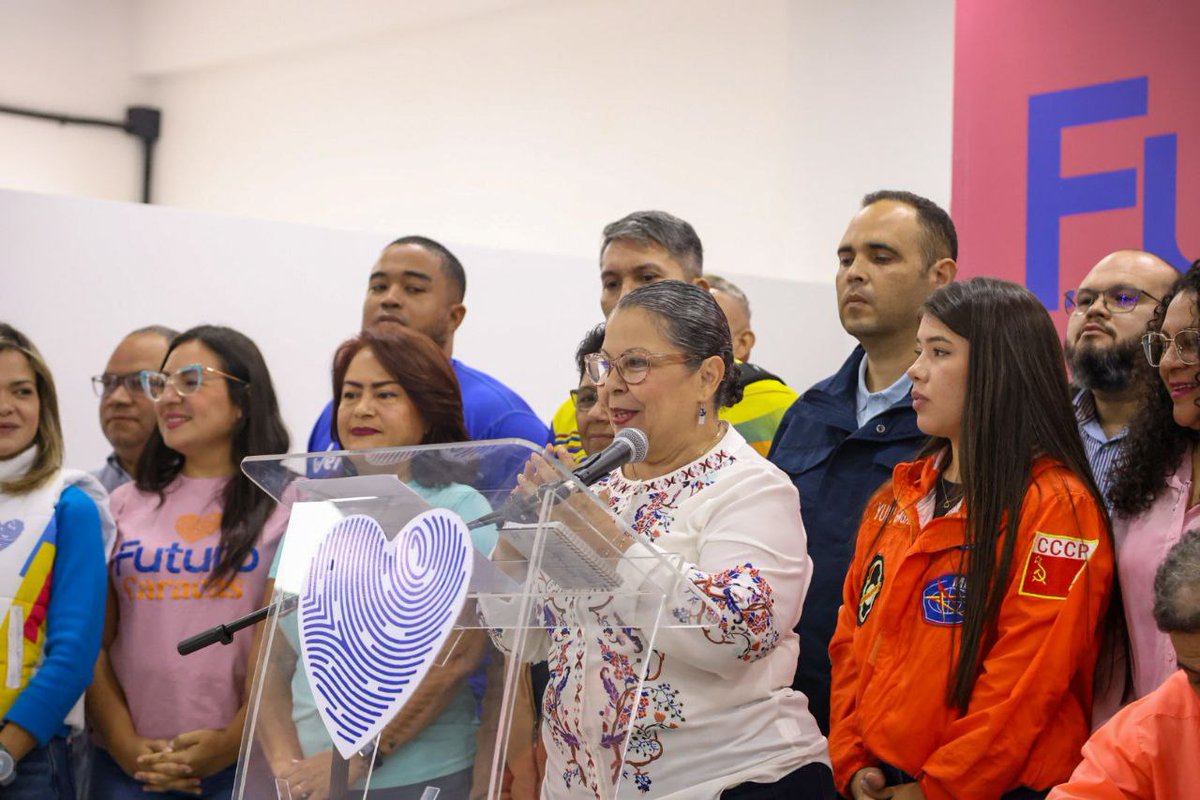 #HaceMinutos Vocera Yadira Córdova "Hubo una jornada maravillosa de encuentro con los jóvenes llena de creatividad y responsabilidad, con expresiones del hiphop en La Liga del Futuro".