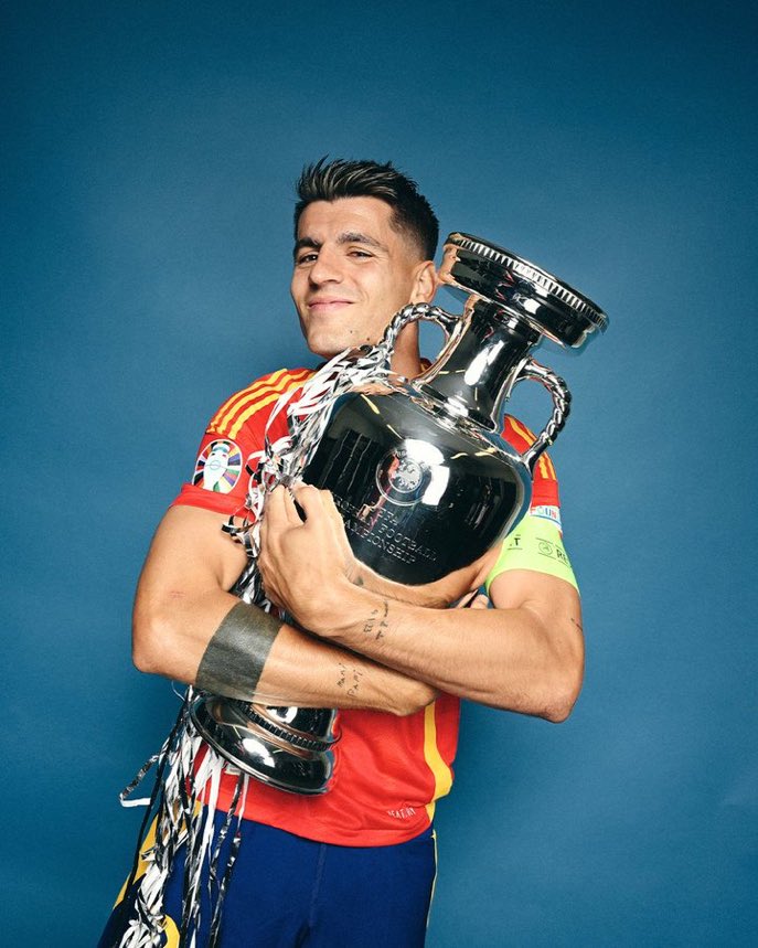 "Ladran, Sancho, luego cabalgamos”.