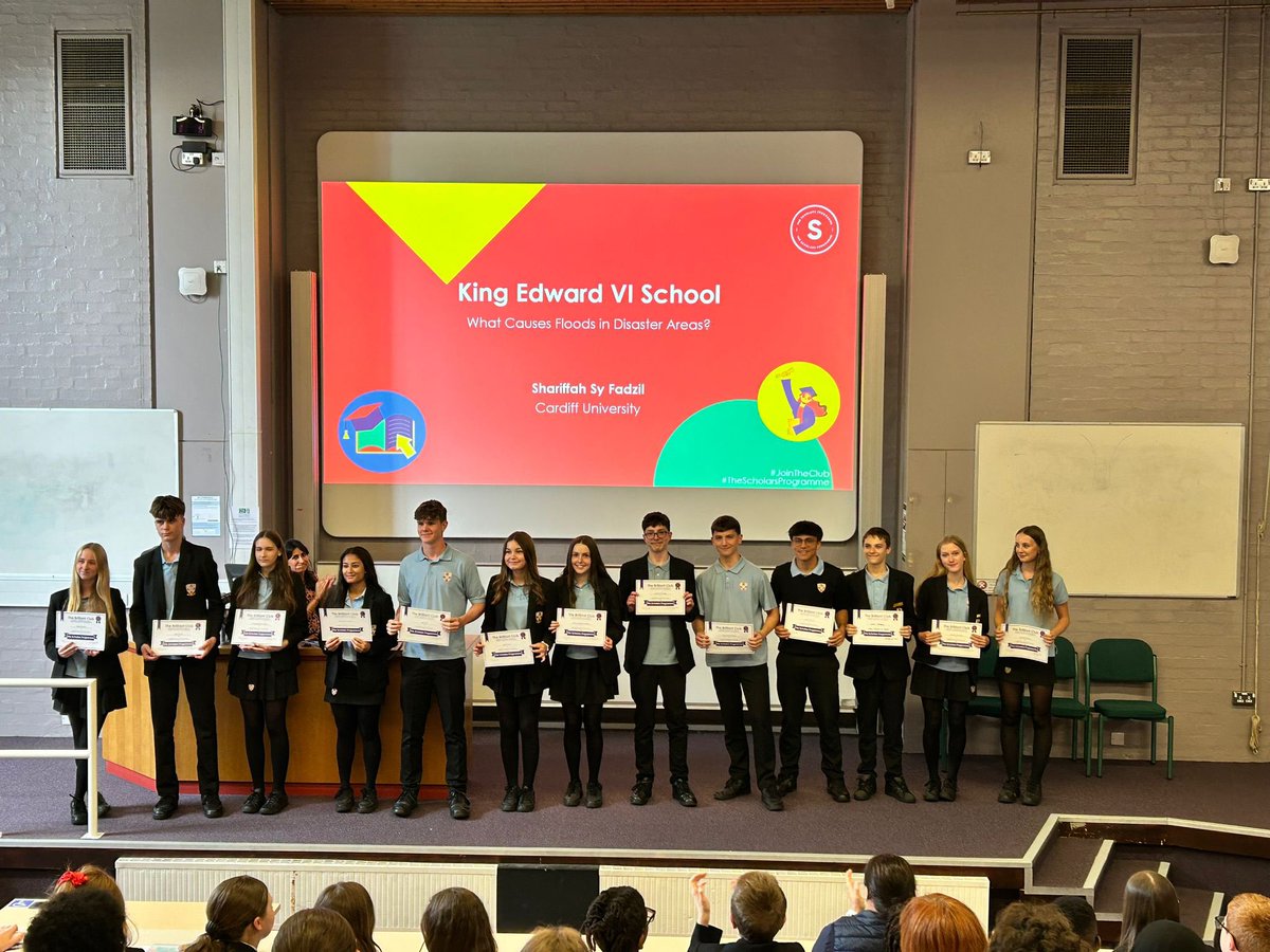 KEVIGeography's tweet photo. A huge congratulations to the incredible students who completed the  @BrilliantClub Scholars Programme today and graduated with a trip to Birmingham University ⭐️ the seminars, independent research and 2000 word dissertations paid off! ✅🎓 https://t.co/waKWfvL8LC