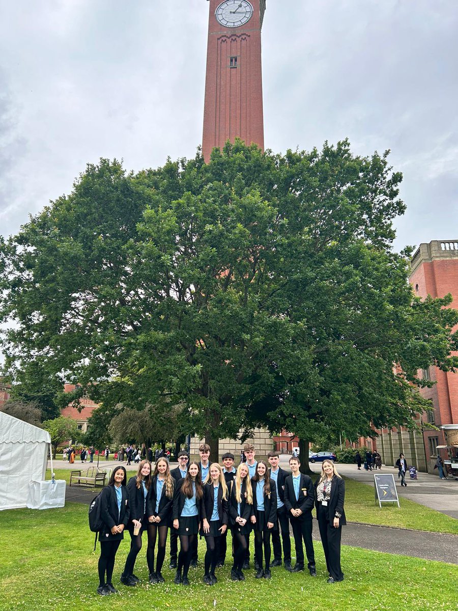KEVIGeography's tweet photo. A huge congratulations to the incredible students who completed the  @BrilliantClub Scholars Programme today and graduated with a trip to Birmingham University ⭐️ the seminars, independent research and 2000 word dissertations paid off! ✅🎓 https://t.co/waKWfvL8LC