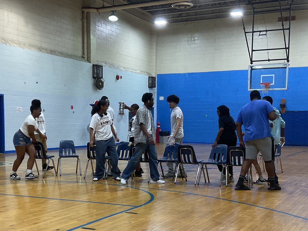 HarlemsYOTM's tweet photo. Creating musical memories with musical chairs at Harlem's Youth on the Move😊
#musicalchairs #harlemsyotm https://t.co/Kg5kKj7zIK