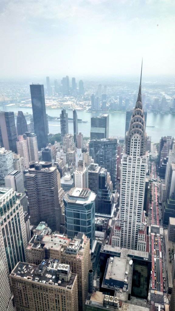 tatsupee's tweet photo. サミット・ワン・ヴァンダービルト
#SUMMITOneVanderbilt
東側には
クライスラー・ビル
Chrysler Building
南側には
エンパイア・ステート・ビル
Empire State Building
この展望台…
夜も結構オススメらしいです👍✨
#2407ChiNyc https://t.co/O4TvcNceTt