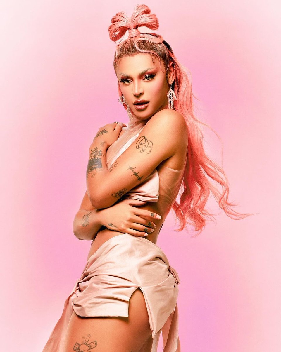 anjodapabllo's tweet photo. @chartdata @SEVDALIZA @pabllovittar @yseultofficiel The biggest drag artist whole world https://t.co/AZa0Lxr9u8