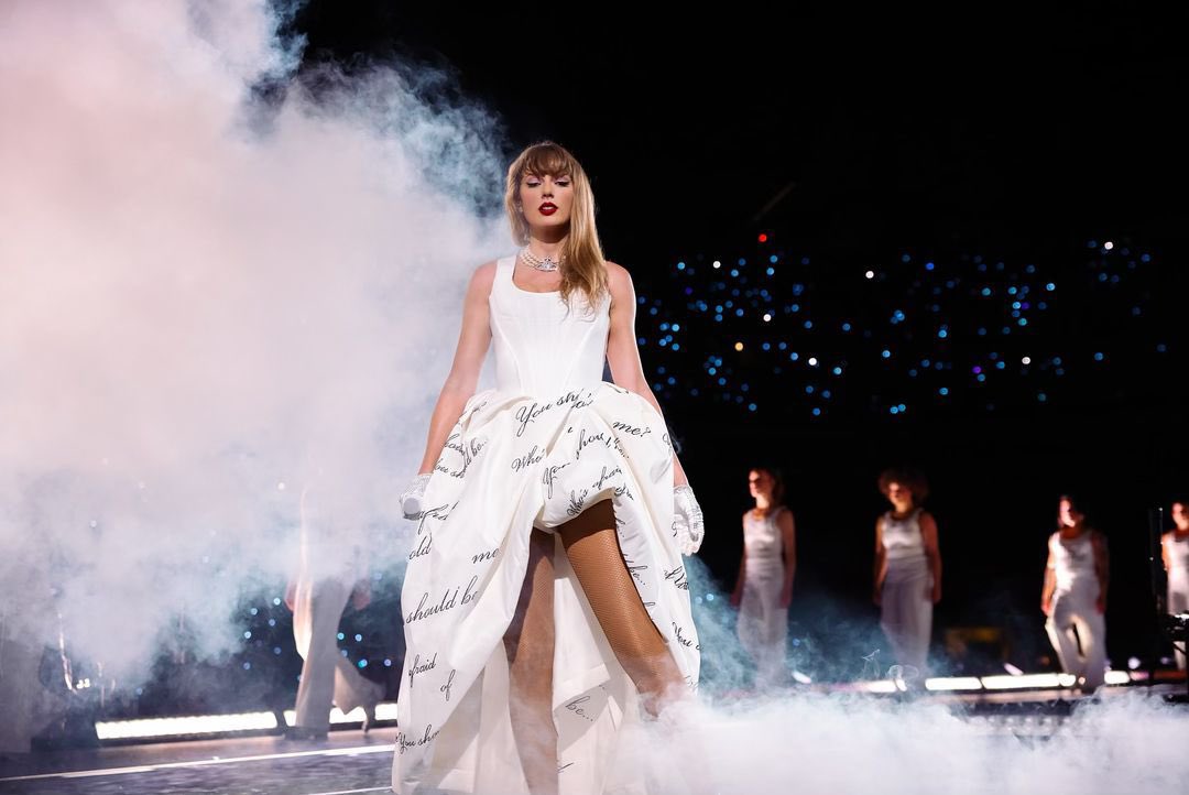 TSTheErasTour's tweet photo. WOW. MILAN. Those were truly 2 of my favorite crowds ever. The passion and generosity you showed us... it was a dream come true to perform for you. Grazi mille!! We'll be back!! 🇮🇹🫶 -Taylor on IG #MilanTSTheErasTour #TaylorSwift 

📷: @vittoriozuninocelotto / @gettyimages / TAS
Rights Management