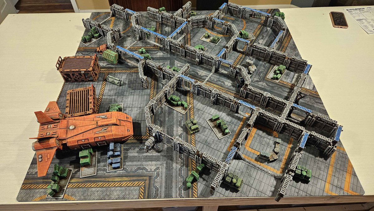 Thunderhead_S's tweet photo. This pristine loading bay is about to be visited by #BattleTech #Mech mayhem! A layout of #HEXTECH and #TECHSCAPE CQC and Cargo Yard on this amazing Battlescape by @mrtwiddlecups (on Instagram). Thanks for sharing! https://t.co/0ksTfp7qH7