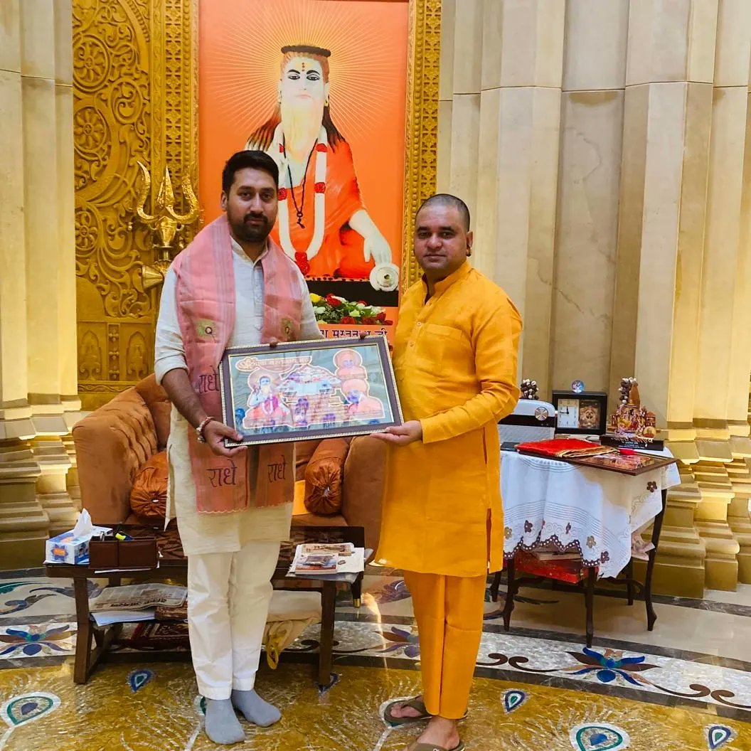 iGauravAttri's tweet photo. बाबा मस्तनाथ मठ के मठाधीश, बाबा बालकनाथ जी महाराज के साथ भेंट कर आशीर्वाद प्राप्त किया | 

#ABVP #ABVPHaryana https://t.co/bVuZoCl4ov