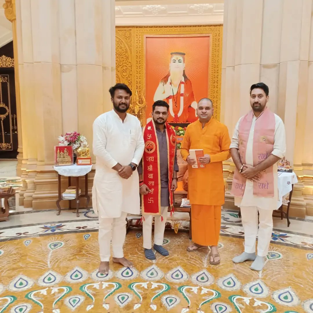 iGauravAttri's tweet photo. बाबा मस्तनाथ मठ के मठाधीश, बाबा बालकनाथ जी महाराज के साथ भेंट कर आशीर्वाद प्राप्त किया | 

#ABVP #ABVPHaryana https://t.co/bVuZoCl4ov