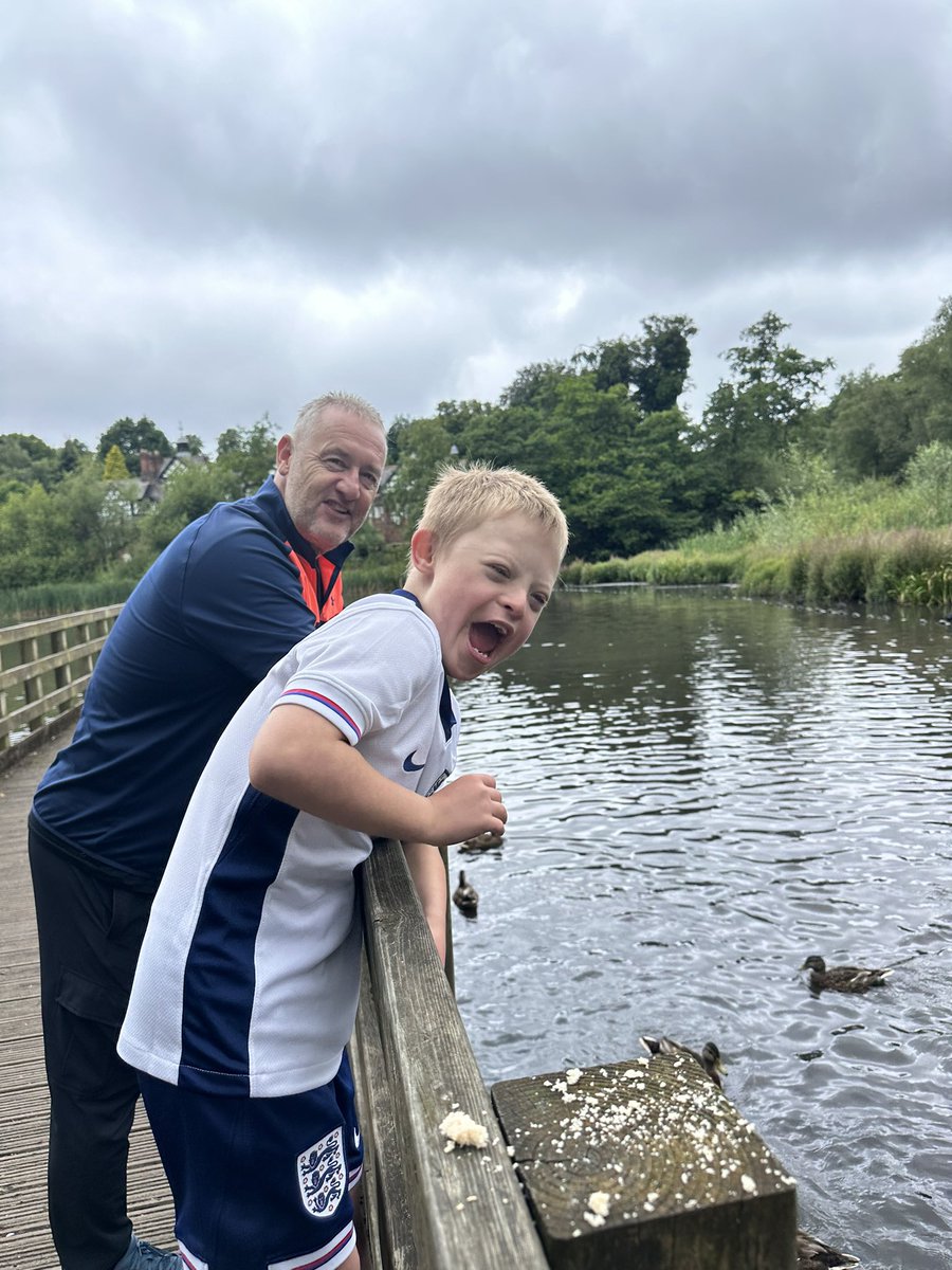 mandyhawley's tweet photo. Busy weekend for #BroadoakHFF24. 10 hours sleep, daily banana 🍌 and milk 🥛, shopping 🛒 for healthy ingredients, cooking 🧑‍🍳 bolognaise, going for a walk 🚶,feeding the ducks 🦆, exercising on the park and we saw friends from @Broadoak_PS @Broadoak_Year3 https://t.co/dKWA0GsP50