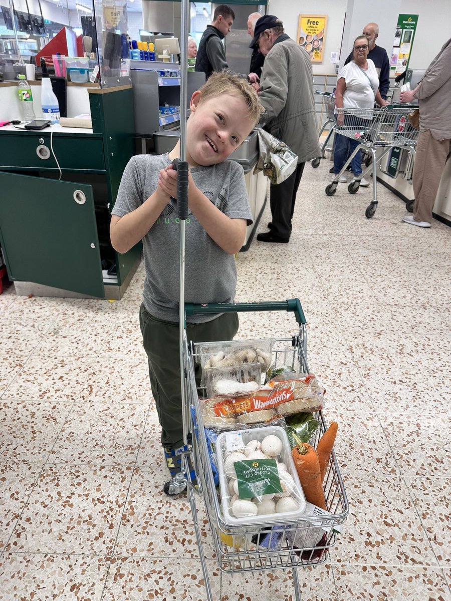 mandyhawley's tweet photo. Busy weekend for #BroadoakHFF24. 10 hours sleep, daily banana 🍌 and milk 🥛, shopping 🛒 for healthy ingredients, cooking 🧑‍🍳 bolognaise, going for a walk 🚶,feeding the ducks 🦆, exercising on the park and we saw friends from @Broadoak_PS @Broadoak_Year3 https://t.co/dKWA0GsP50